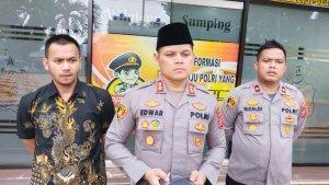 Kapolres-Purwakarta-AKBP-Edwar-Zulkaranain-saat-menjelaskan-kasus-dugaan-penipuans.jpg