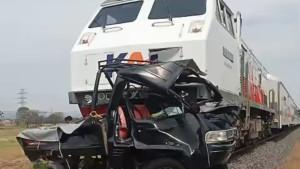 Kecelakaan-di-jalur-perlintasan-kereta-api-kembali-terjadi-di-wilayah-KabupatenS.jpg
