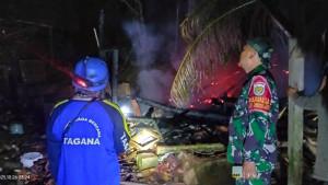 Kondisi-rumah-Ija-Suharya-di-Dusun-Citundun-Desa-GardujayaS.jpg