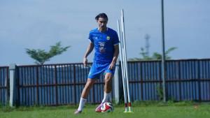 Latihan-Perdana-Andrew-Jung-Persib-Bandung.jpg