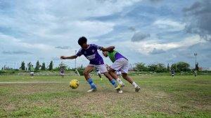 Latihan-rutin-Persindra-Indramayu-di-Stadion-Tridaya-Indramayuqqw.jpg