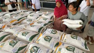 PENYALURAN-BANTUAN-BERASl.jpg