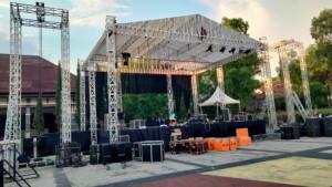 Panggung-Konser-Musim-Pendapa-Paramarta.jpg