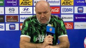 Pelatih-Persib-Bandung-Bojan-Hodakfaz.jpg