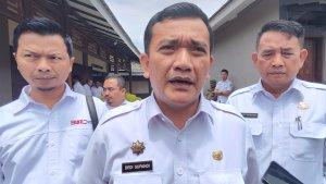 Penjabat-Bupati-Majalengka-Dedi-Supandi-tengah-saat-diwawancaraimm.jpg