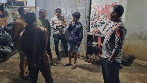 Petugas-Polsek-Cikijing-amankan-remaja-perang-sarung.jpg