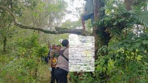 Polisi-dan-warga-saat-evakuasi-korbanSS.jpg