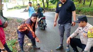 Polisi-saat-melakukan-olah-TKP-pembacokan-terhadap-pelajar-SD-hingga-tewass.jpg