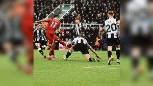 Salah-Lawan-Newcastle.jpg