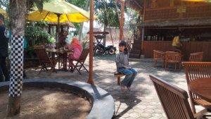 Saung-Karuhun-Waduk-Darma.jpg