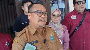 Sekretaris-Dinkes-Kabupaten-Cirebon-Edi-SusantoVS.jpg