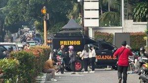 Sivitas-akademika-Universitas-Katolik-Parahyangan-BandungS.jpg