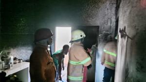 Suasana-tenang-di-pagi-hari-mendadak-berubah-panik-saat-api-melahap-sebuahS.jpg