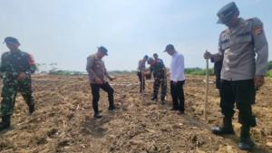 Tanam-Jagung-Jatiwangi.jpg