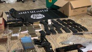 Tim-Detasemen-Khusus-Densus-88-Antiteror-Polri-melakukan-penggerebekanv.jpg
