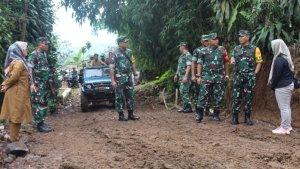Tim-wasev-cek-TMMD-Kodim-0617Majalengka-di-Desa-Cipasung-1232024.jpg
