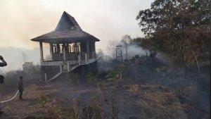 Vila-Jepang-Gunung-Ciremai-Terbakar.jpg