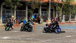 Viral-SMK-KORPRI-Majalengka-Sediakan-Ekskul-Balap-Motor-Roadrace-Ini-Prestasinya-1.jpg