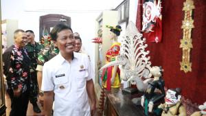 Wali-Kota-Cirebon-Effendi-Edo-saat-beradaG.jpg