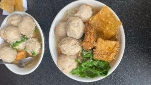 Warung-Bakso-Solo-di-Jalan-As.jpg
