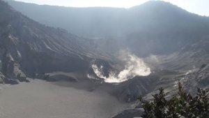 gunung-tangkubanparahu2.jpg
