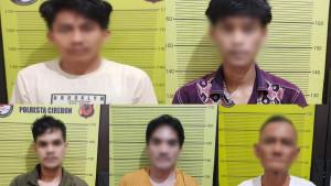 jajaran-Polresta-Cirebon-berhasil-meringkus-lima-orangS.jpg