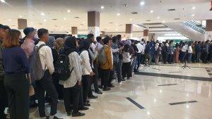 pencari-kerja-di-Job-Fair-di-Atrium-Grage-City-Mall-Cirebon-2672023.jpg