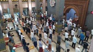 salat-gerhana-bulan-dimasjid-raya-at-taqwa-kota-cirebon-2652021.jpg