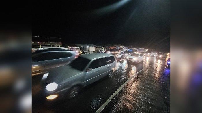 Malam ini Tanjakan Gentong Tasikmalaya Kembali Dipadati Kendaraan Arus Balik
