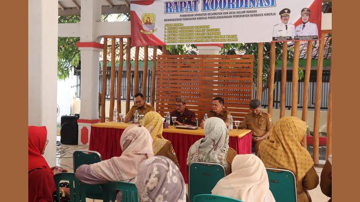 Para Kadesnya Berkumpul, Bupati Cirebon Gali Aspirasi dan Potensi Desa di Kecamatan Suranenggala