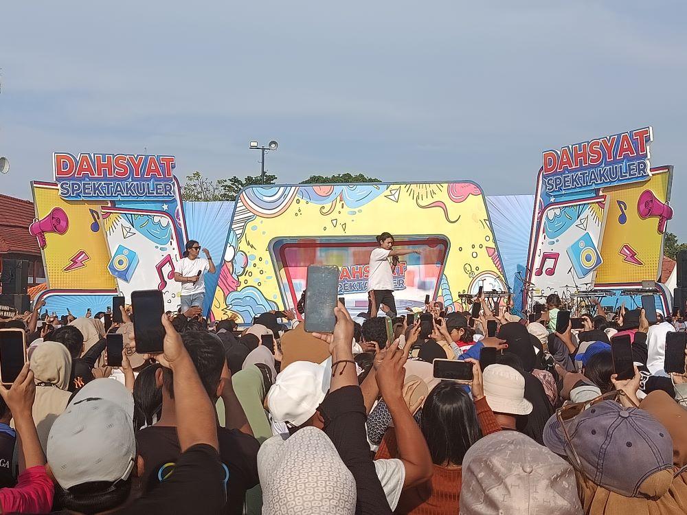 Charlie Van Houten 'Hipnotis' Warga Indramayu Saat Tampil di Dahsyat Spektakuler RCTI