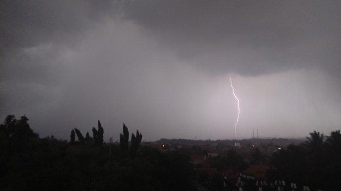 Ilustrasi-Petir-dan-Hujan.jpg