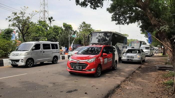 Imbas-One-Way-Jalur-Pantura-Cirebon-Dipadati-Kendaraan-yang-Mengarah-ke-Jakarta.jpg