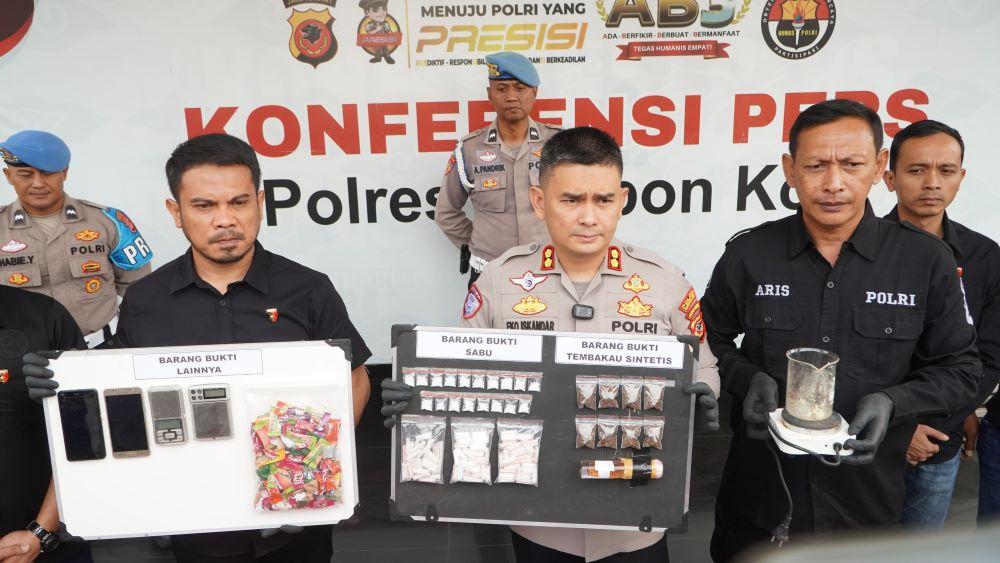 KASUS-NARKOTIKA-Kapolres-Cirebon-Kota-AKBP-Eko-Iskandar-saat-memimpinS.jpg
