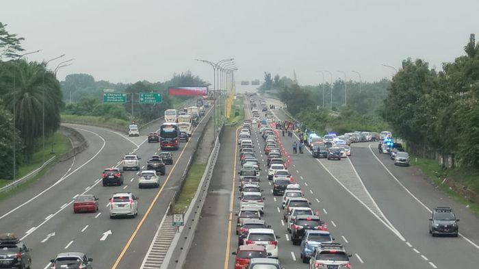 Kondisi-arus-lalu-lintas-di-Ruas-Jalan-Tol-Cipali-1842023.jpg