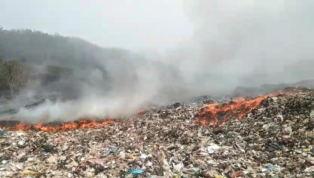 Bupati Bandung Barat Hengky Kurniawan Lempar Handuk, Tak Perpanjang Darurat Kebakaran TPA Sarimukti