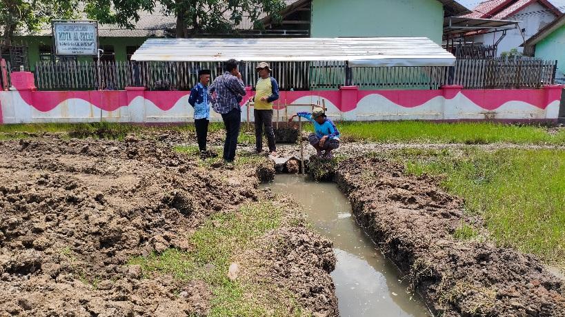 Detik-detik Penemuan Terowongan Bekas Kereta Api di Pembangunan KDKMP Desa Gadingan Indramayu