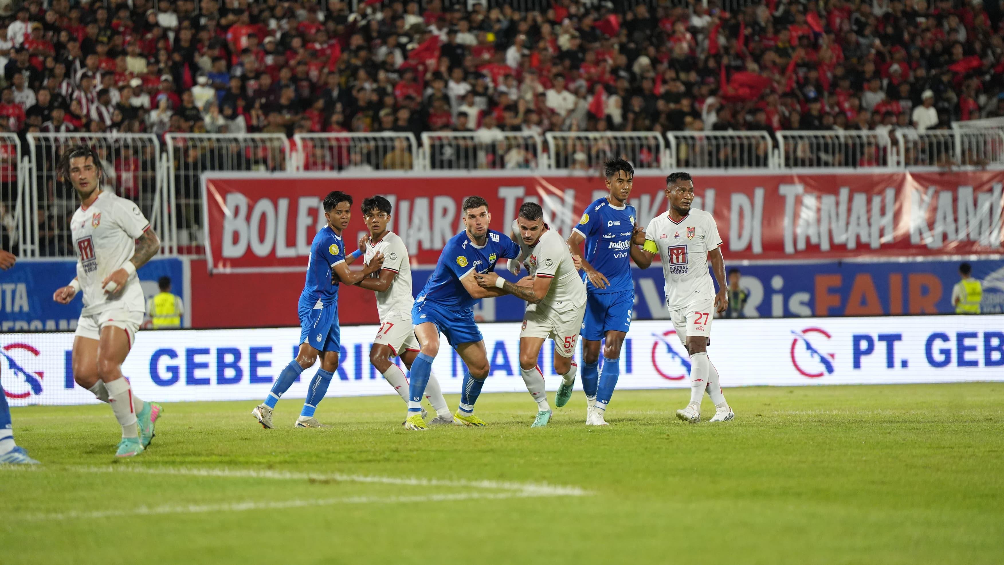 Malut-Untied-berhasil-mengalahkan-Persib-BandungS.jpg