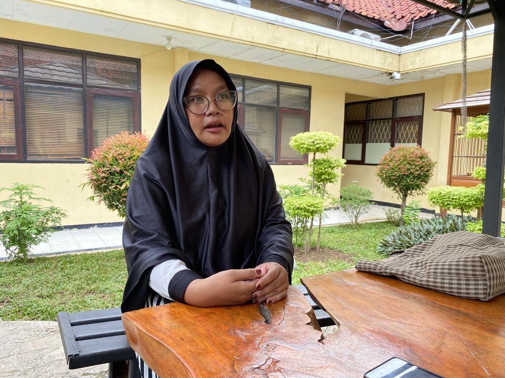Nurhasanah-44-istri-sopir-taksi-online-yang-tewas-dibunuhf.jpg