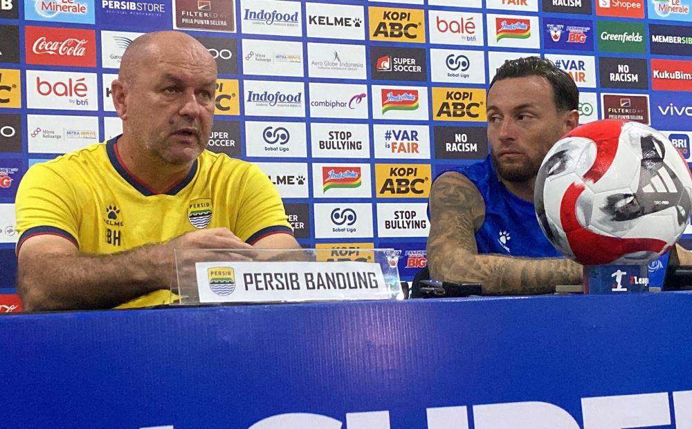 Pelatih-Persib-Bandung-Bojan-Hodak-bersama-Marc-Kloks.jpg