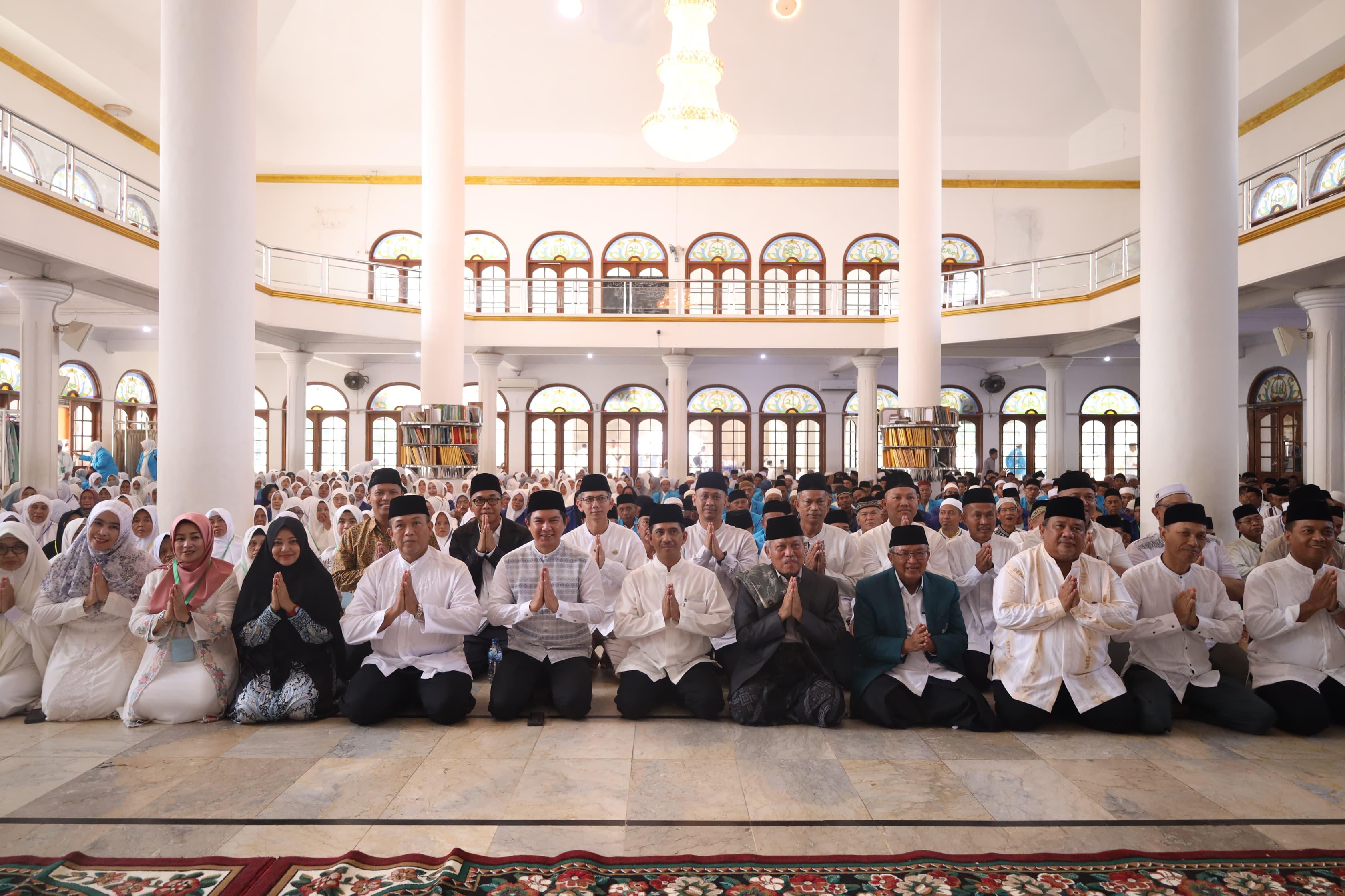 NASKAH Teks Khutbah Jumat Hari Ini 31 Oktober 2025, Enam Penyebab Hati Menjadi Keras dan Gelap