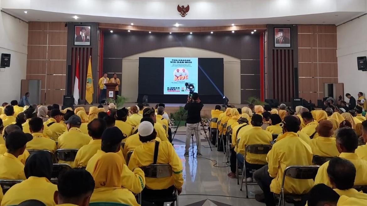 Ratusan-kader-Partai-Golkar-saat-mengikuti-Rakorda-DPD-Partaid.jpg