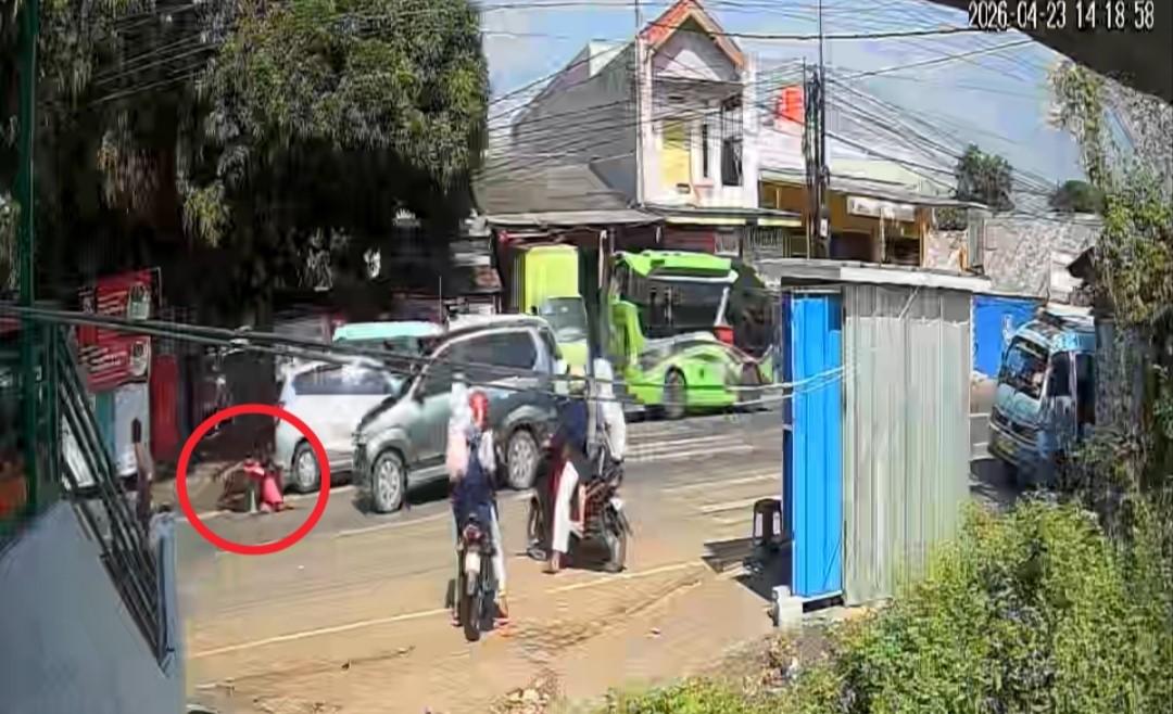 Rekaman-kamera-pengawas-CCTV-mengungkap-detik-detik-mautS.jpg