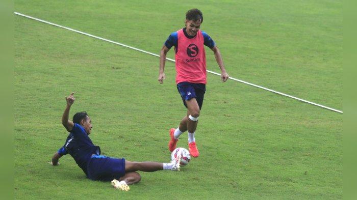 Rezaldi-dan-Beckham-Latihan-Persib.jpg