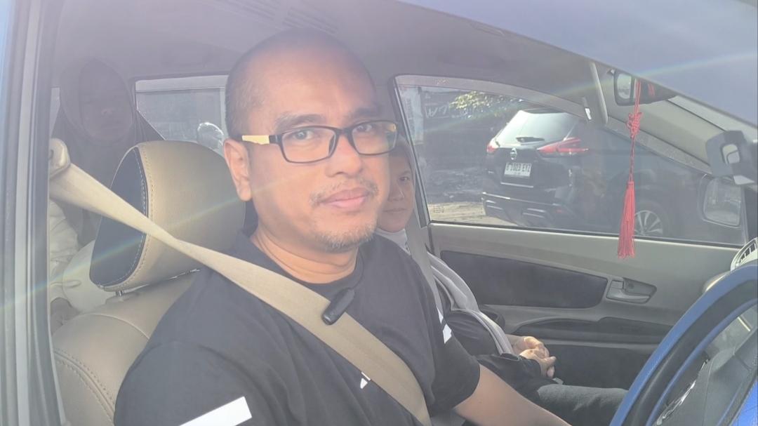Syahroni-pemudik-dari-Jakarta-menuju-Surabaya-harus-macet-macetan.jpg