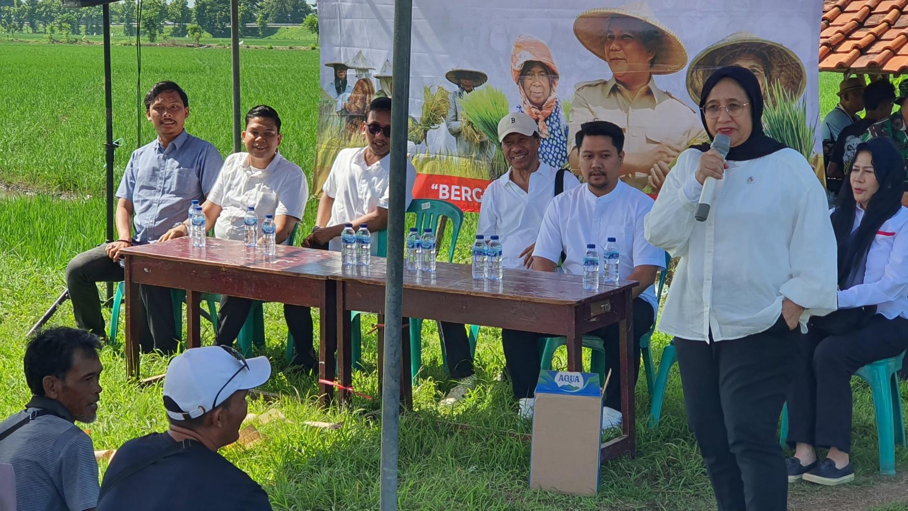Wakil-Kepala-BP-Taskin-RI-Nanik-S-Deyang-saat-menyampaikanfw.jpg