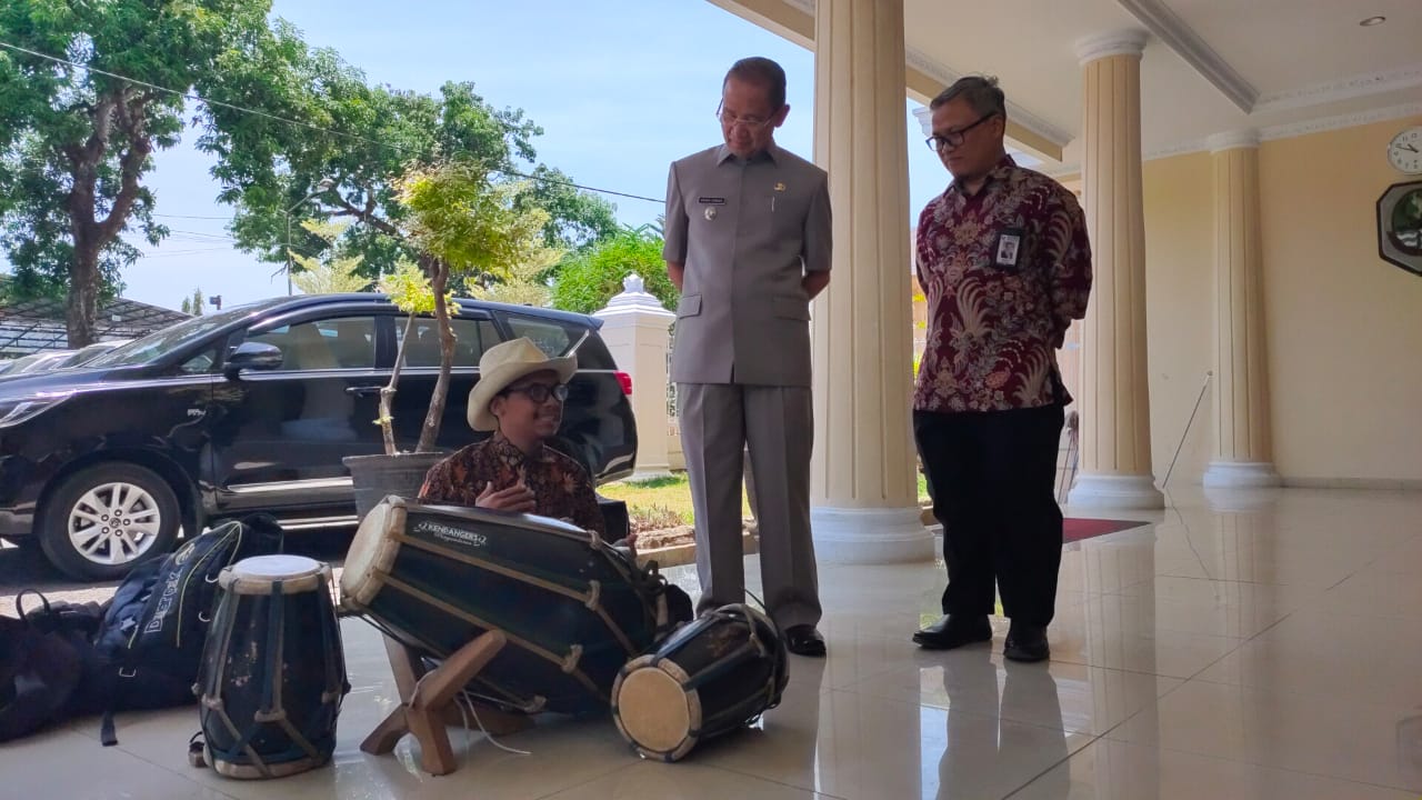 aman-taryana-pria-difabel-asal-pangandaran.jpg