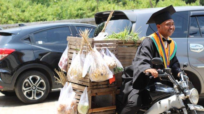 Kuliah Sambil Jualan Sayur Keliling, Amirudin Sempat Diejek Teman-temannya, Kini Lulus Jadi Sarjana