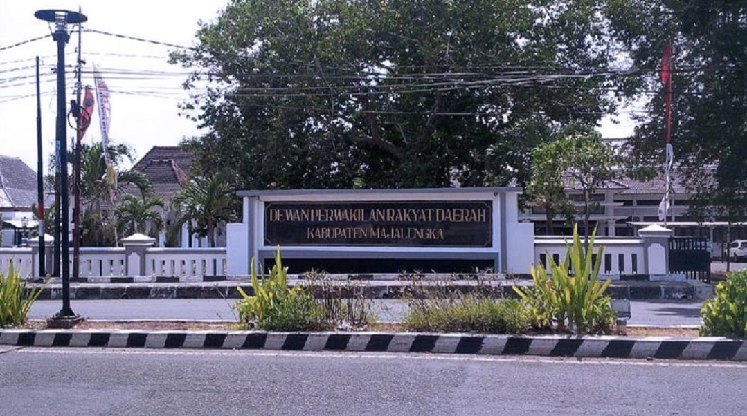 gedung-dprd-majalengka099.jpg