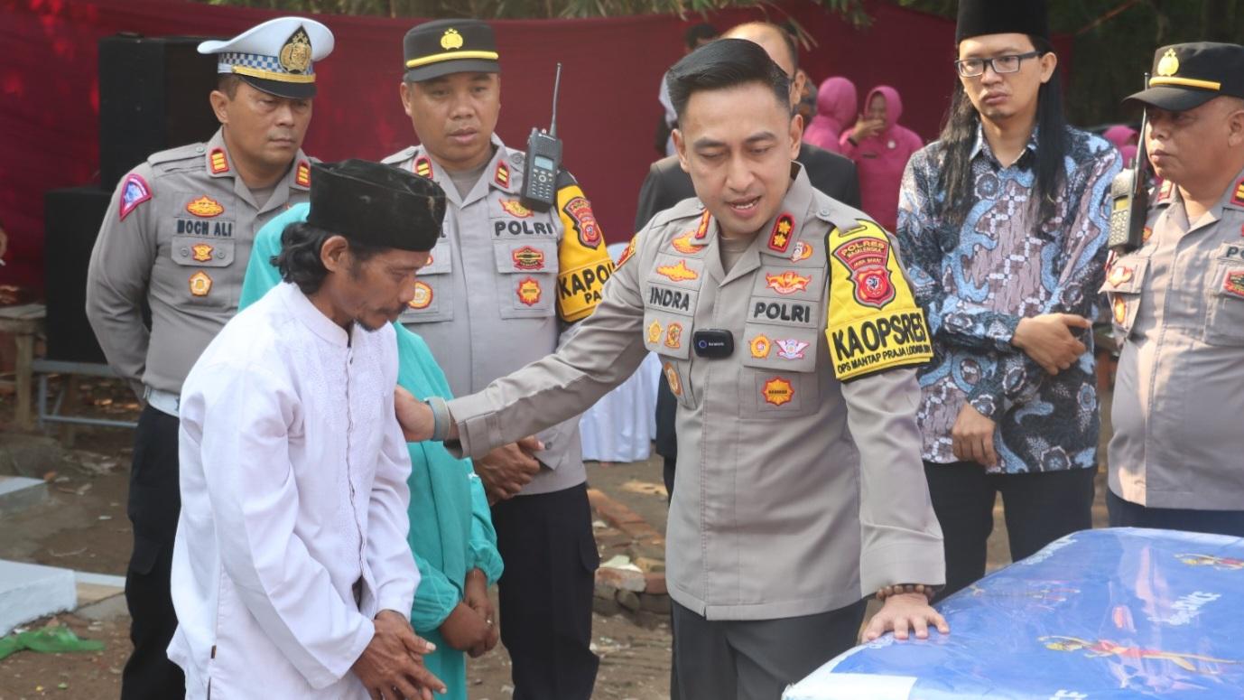 Bibir Eye Sunarya Tampak Bergetar, Tak Takut Lagi Rumahnya seperti Kebanjiran saat Turun Hujan